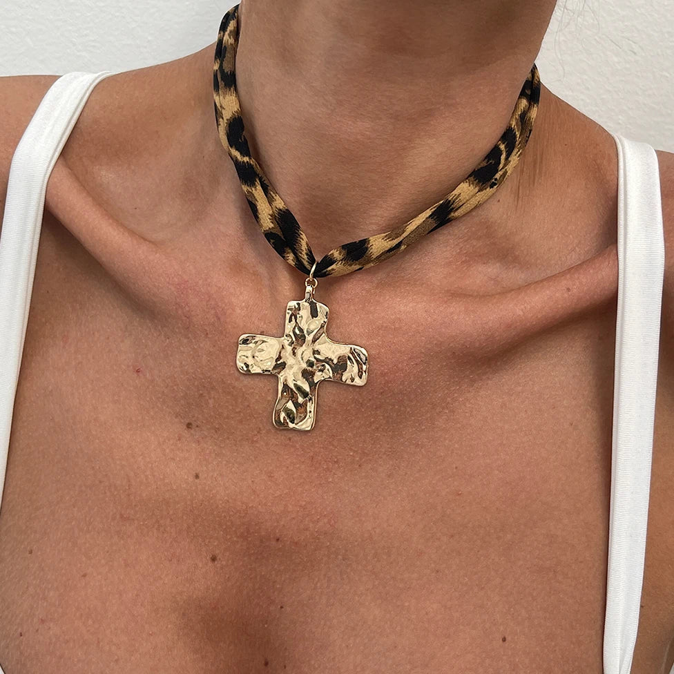 VELUROArt Collier Multicouche Femme Velours Ethnique Pendentif
