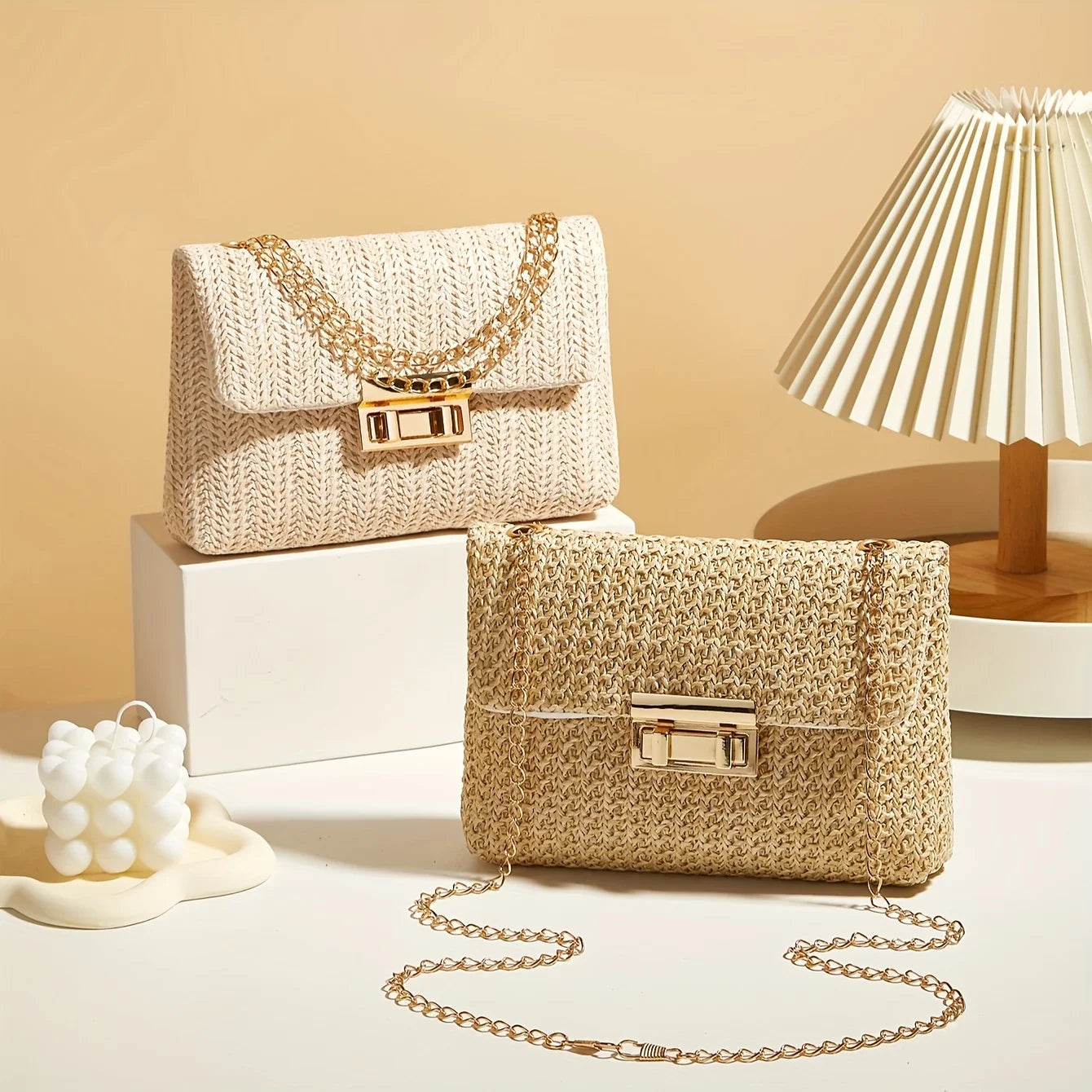 Sac en paille tressé porté épaule pour femme