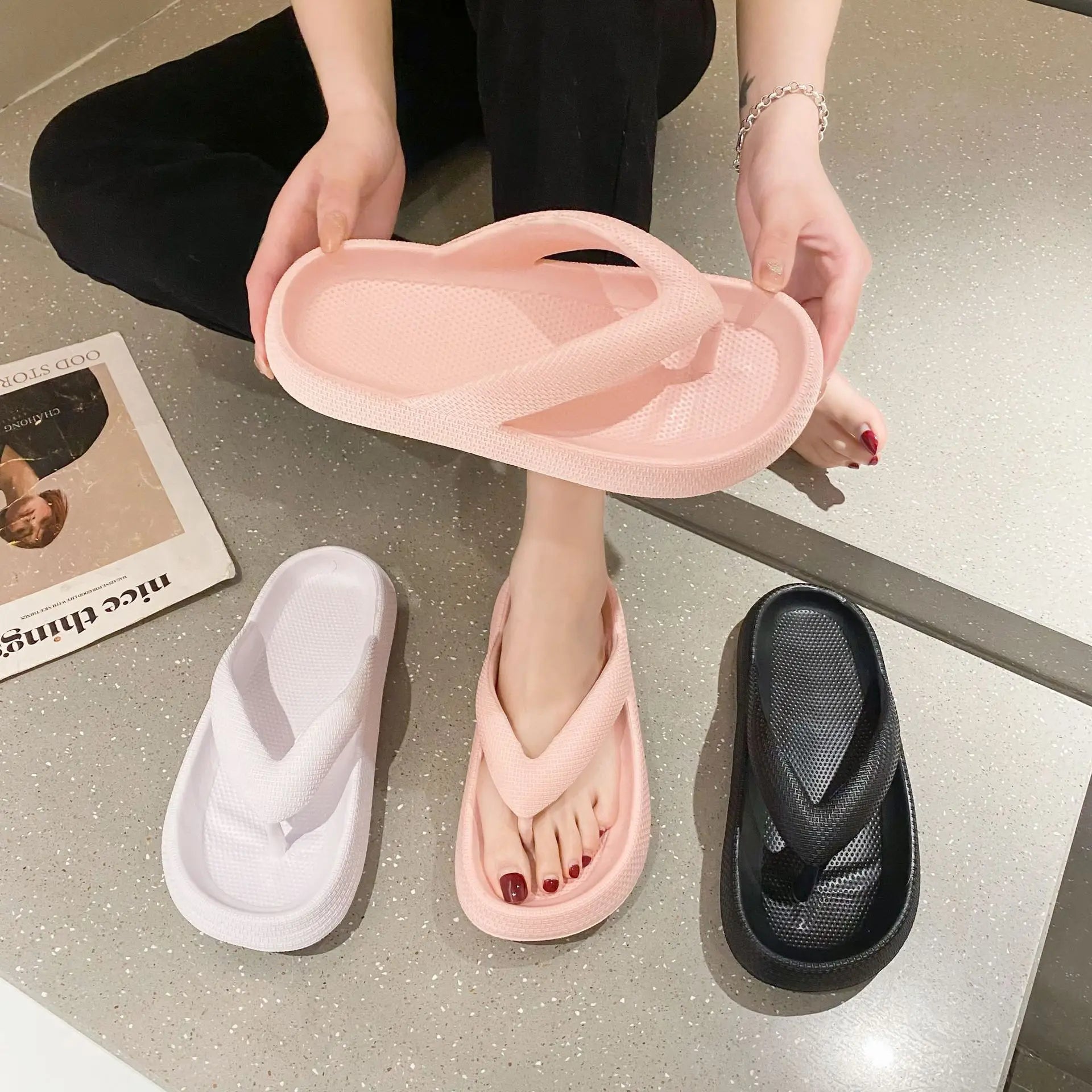 Tongs compensées à semelle confort pour femme – vue 3
