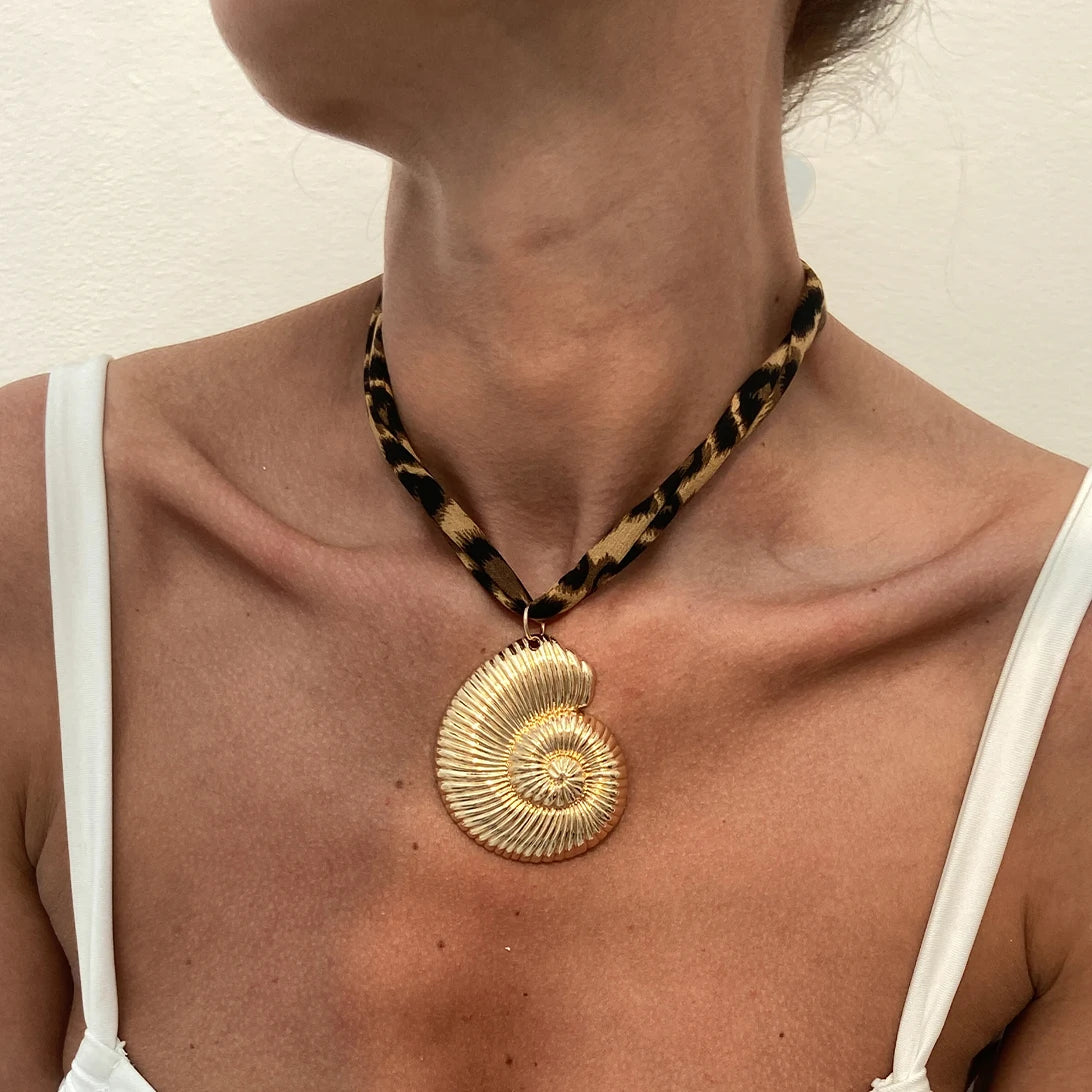 VELUROArt Collier Multicouche Femme Velours Ethnique Pendentif